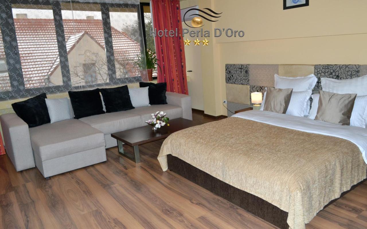 טימישוארה Hotel Perla D'Oro מראה חיצוני תמונה