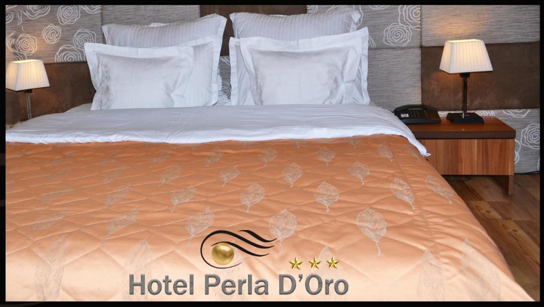 טימישוארה Hotel Perla D'Oro מראה חיצוני תמונה