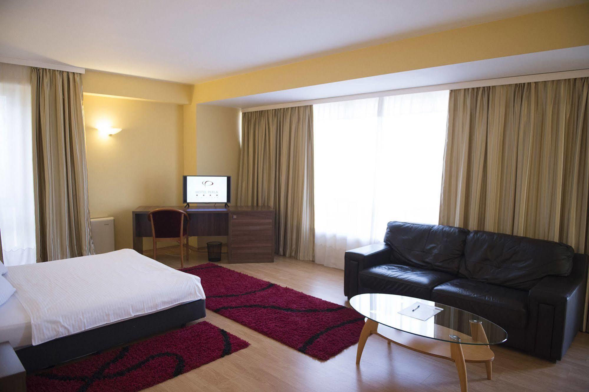 טימישוארה Hotel Perla D'Oro מראה חיצוני תמונה